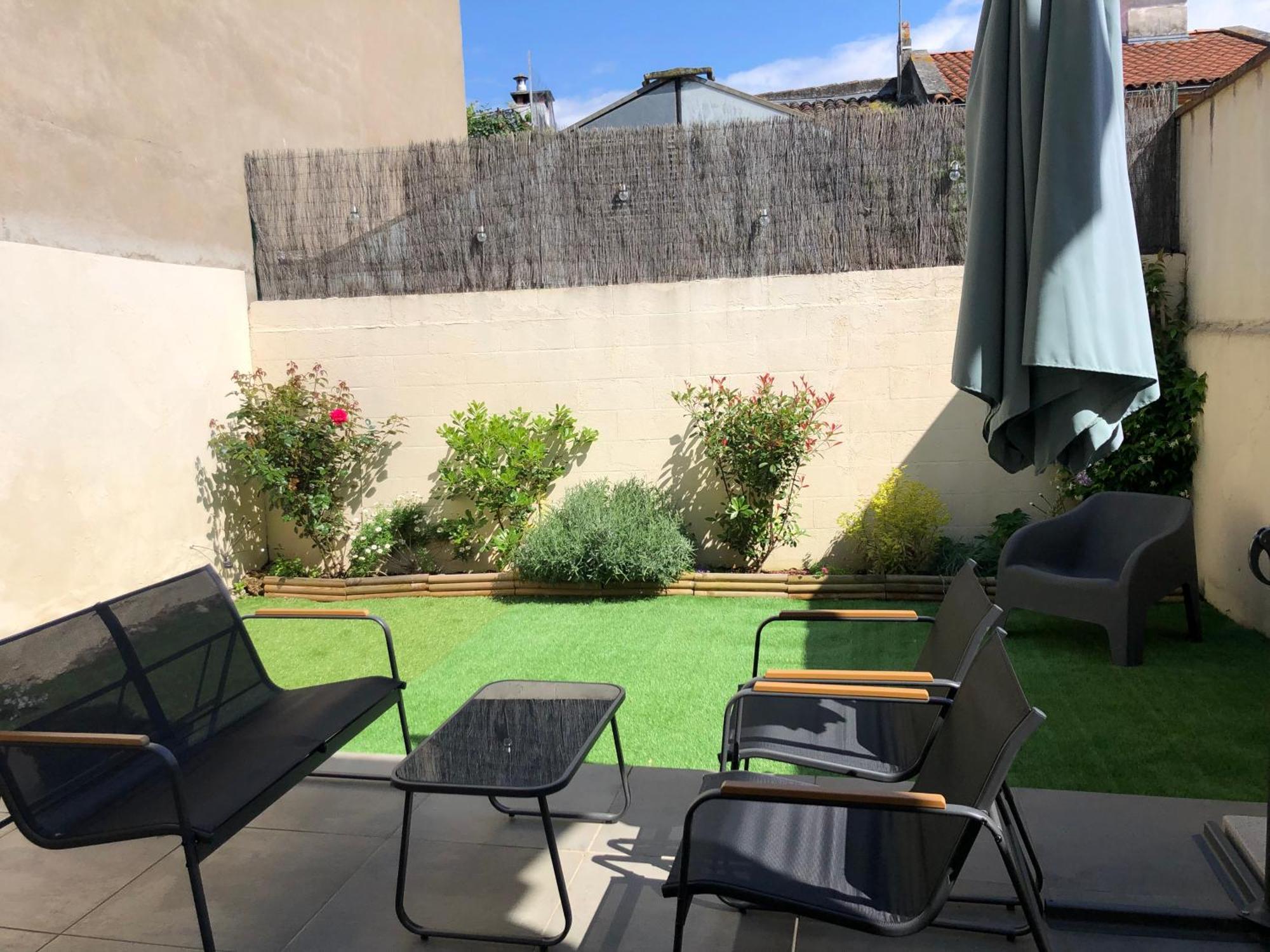 Maison De Village Avec Jardinet Bruguieres Εξωτερικό φωτογραφία